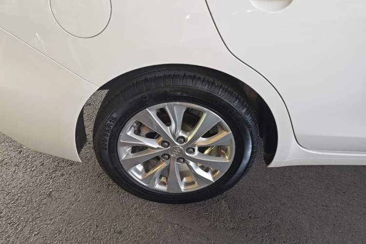 Used Buick Excelle GX 2018 15T Dual-Clutch Elite Model Exterior 5