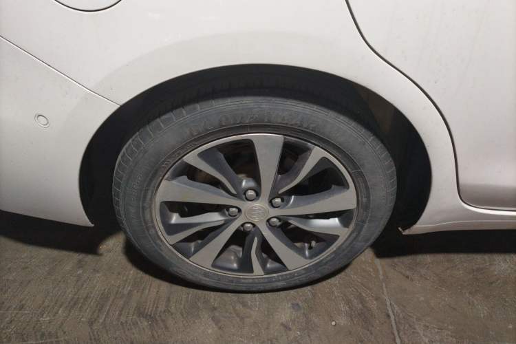 Used Buick Excelle GX 2018 18T Automatic Flagship Model Exterior 5