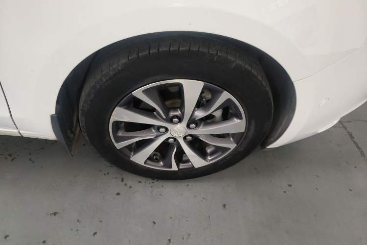 Used Buick Excelle GX 2018 18T Automatic Elite Model Exterior 5