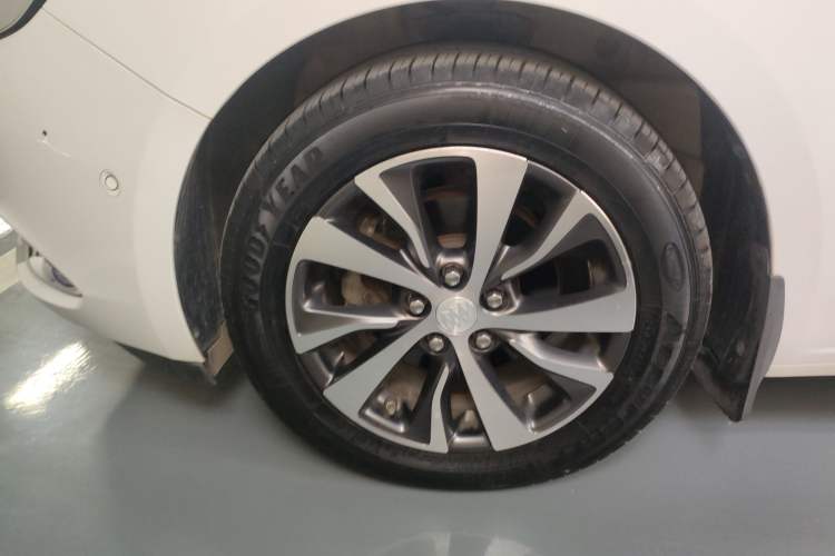 Used Buick Excelle GX 2018 18T Automatic Elite Model Exterior 7