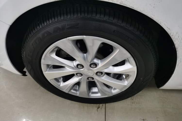 Used Buick Excelle GX 2018 15T Dual-Clutch Elite Model Exterior 7