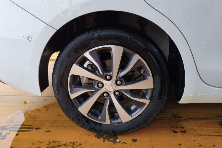 Used Buick Excelle GX 2018 18T Automatic Elite Model Exterior 8