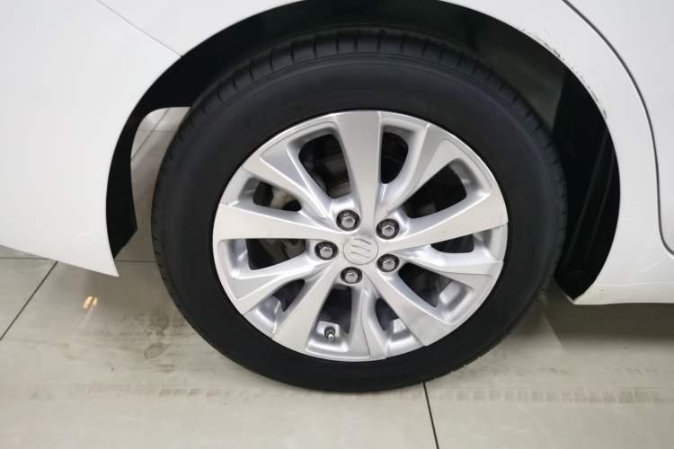 Used Buick Excelle GX 2018 15T Dual-Clutch Elite Model Exterior 8