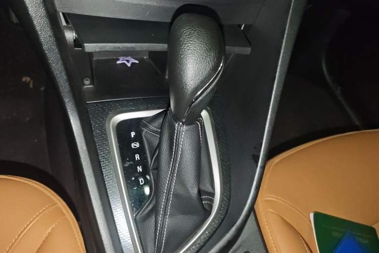 Used Buick Excelle GX 2018 18T Automatic Flagship Model Gear Lever