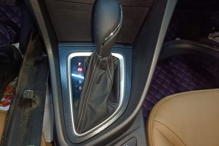 Used Buick Excelle GX 2018 18T Automatic Flagship Model Gear Lever