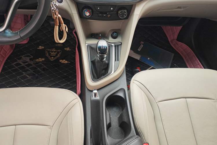 Used Buick Excelle GX 2018 15T Manual Elite Model Gear Lever