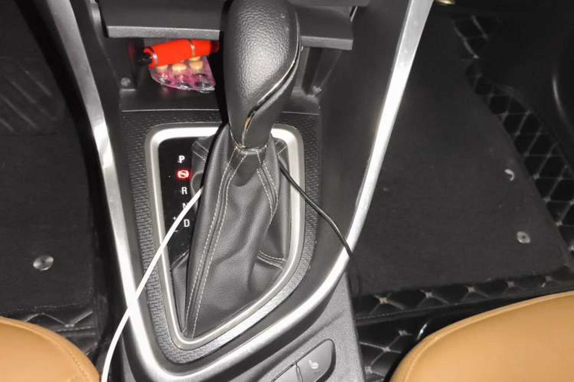Used Buick Excelle GX 2018 18T Automatic Elite Model Gear Lever
