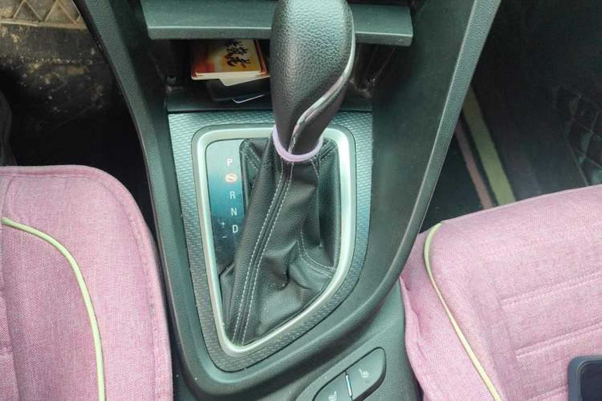 Used Buick Excelle GX 2018 18T Automatic Flagship Model Gear Lever