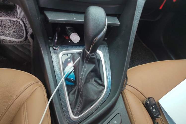 Used Buick Excelle GX 2018 18T Automatic Flagship Model Gear Lever