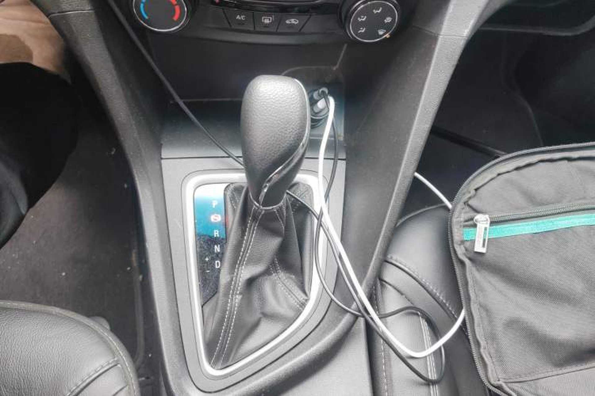 Used Buick Excelle GX 2018 18T Automatic Elite Model Gear Lever