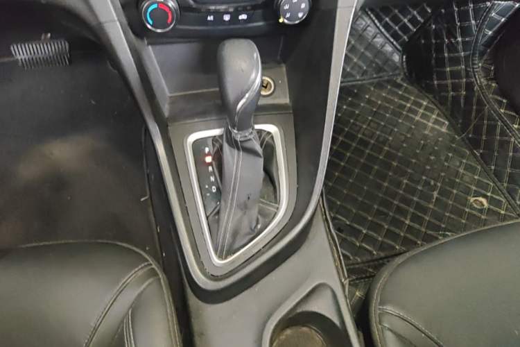 Used Buick Excelle GX 2018 18T Automatic Elite Model Gear Lever