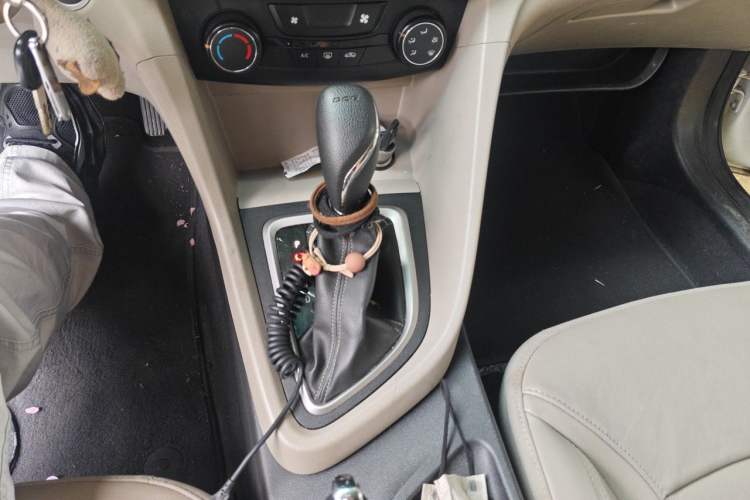 Used Buick Excelle GX 2018 15T Dual-Clutch Elite Model Gear Lever