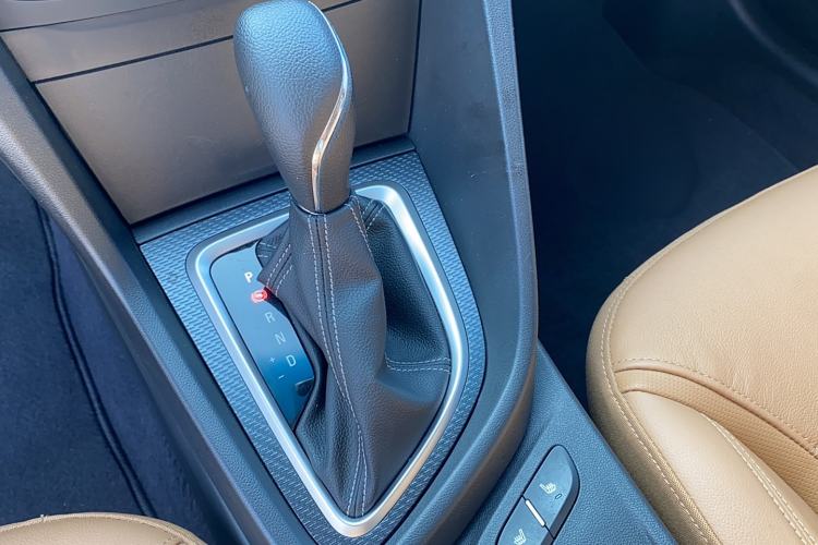 Used Buick Excelle GX 2018 18T Automatic Flagship Model Gear Lever