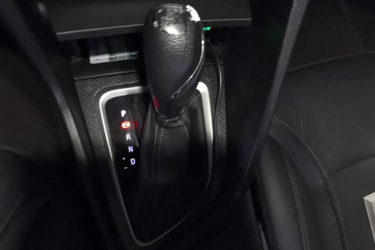 Used Buick Excelle GX 2018 18T Automatic Flagship Model Gear Lever