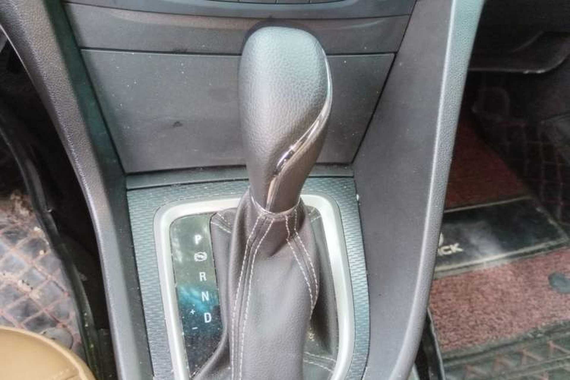 Used Buick Excelle GX 2018 18T Automatic Flagship Model Gear Lever