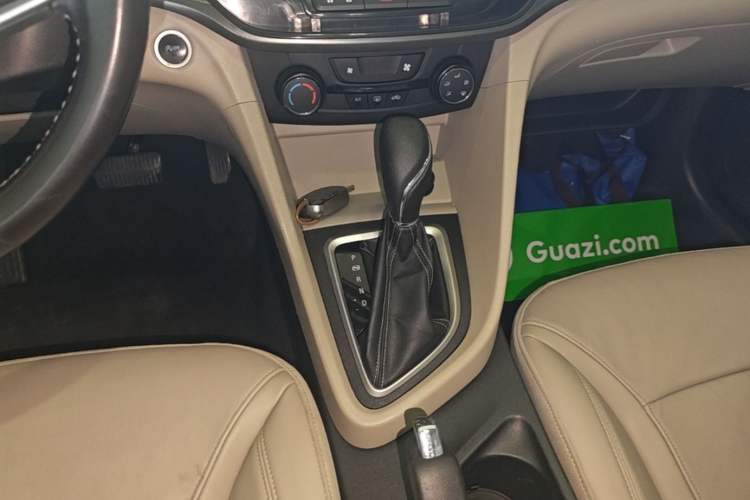 Used Buick Excelle GX 2018 15T Dual-Clutch Elite Model Gear Lever