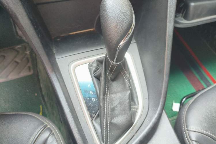Used Buick Excelle GX 2018 18T Automatic Elite Model Gear Lever
