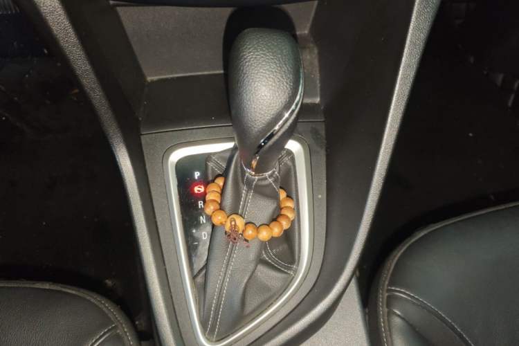 Used Buick Excelle GX 2018 18T Automatic Elite Model Gear Lever