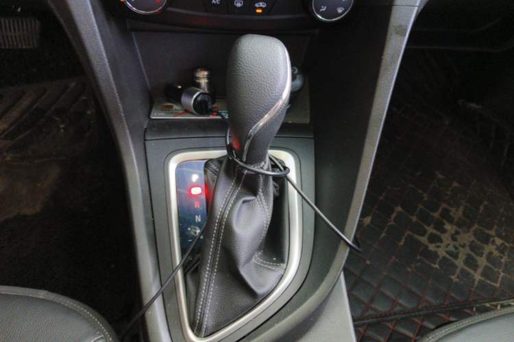 Used Buick Excelle GX 2018 18T Automatic Elite Model Gear Lever