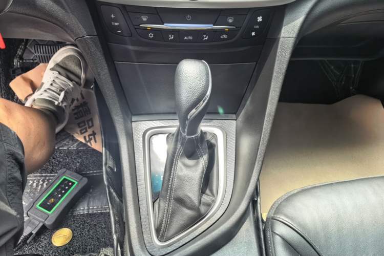 Used Buick Excelle GX 2018 18T Automatic Flagship Model Gear Lever