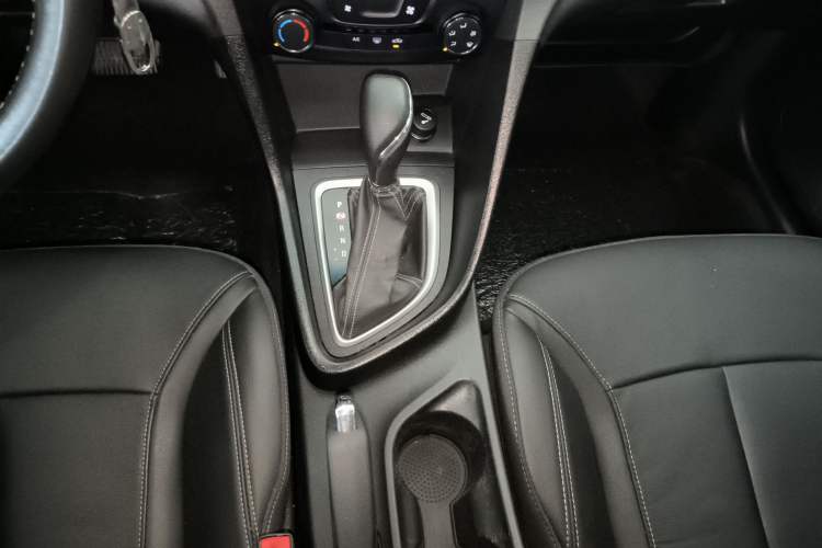 Used Buick Excelle GX 2018 18T Automatic Elite Model Gear Lever
