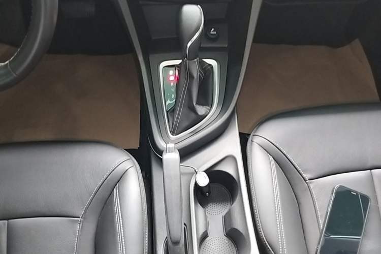 Used Buick Excelle GX 2018 18T Automatic Elite Model Gear Lever