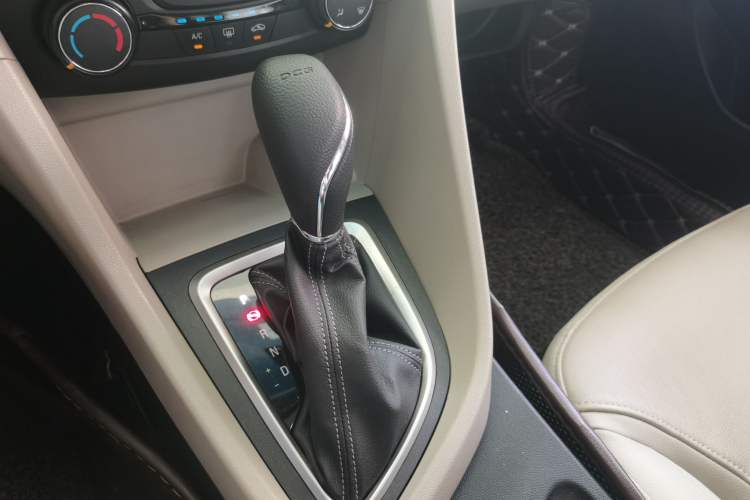 Used Buick Excelle GX 2018 15T Dual-Clutch Elite Model Gear Lever