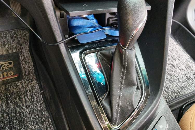 Used Buick Excelle GX 2018 18T Automatic Flagship Model Gear Lever