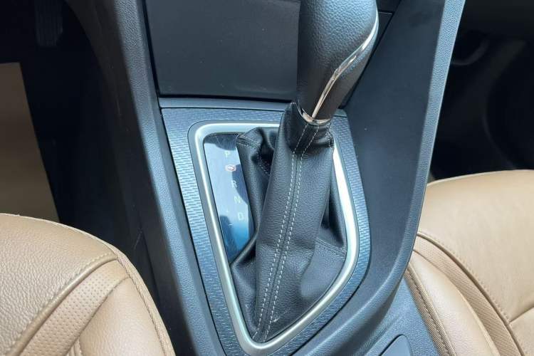Used Buick Excelle GX 2018 18T Automatic Flagship Model Gear Lever