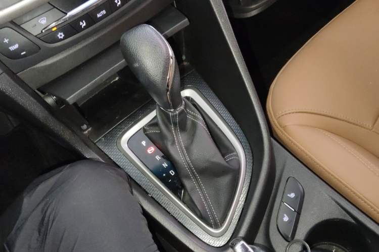 Used Buick Excelle GX 2018 18T Automatic Flagship Model Gear Lever