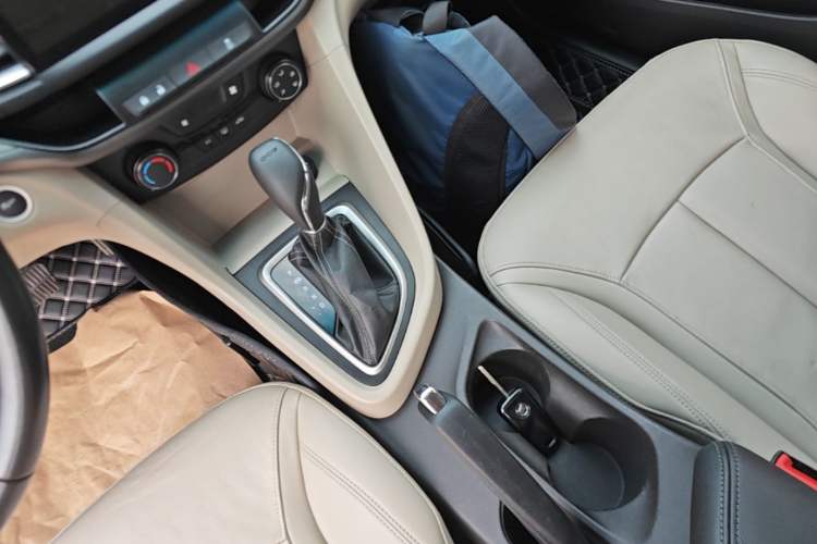 Used Buick Excelle GX 2018 15T Dual-Clutch Elite Model Gear Lever