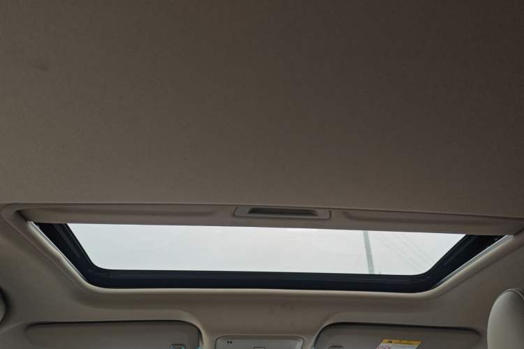 Used Buick Excelle GX 2018 15T Manual Elite Model Headliner
