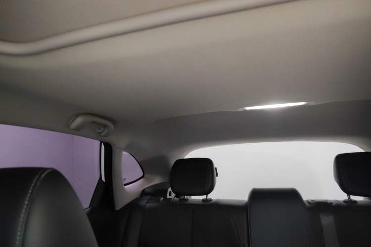 Used Buick Excelle GX 2018 18T Automatic Elite Model Headliner