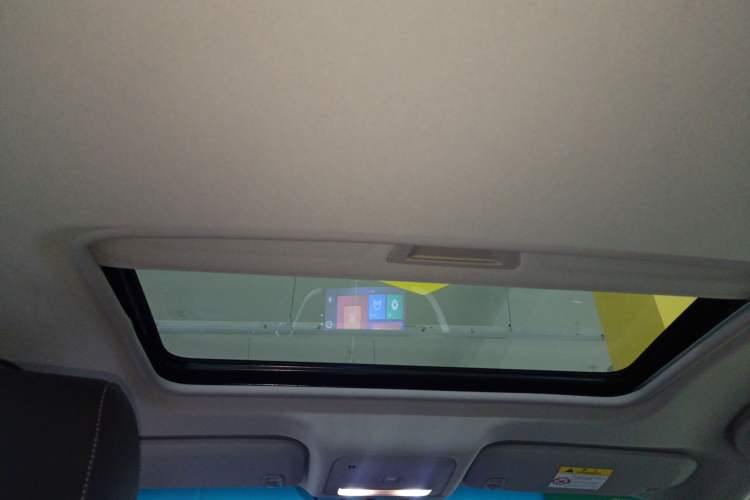 Used Buick Excelle GX 2018 18T Automatic Elite Model Headliner