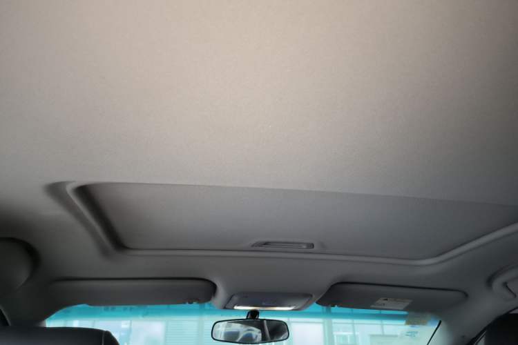 Used Buick Excelle GX 2018 18T Automatic Elite Model Headliner
