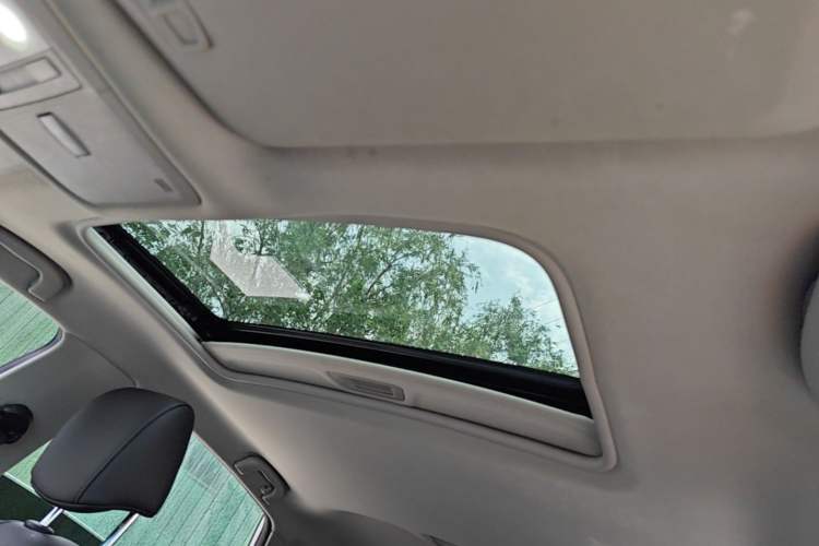 Used Buick Excelle GX 2018 18T Automatic Elite Model Headliner