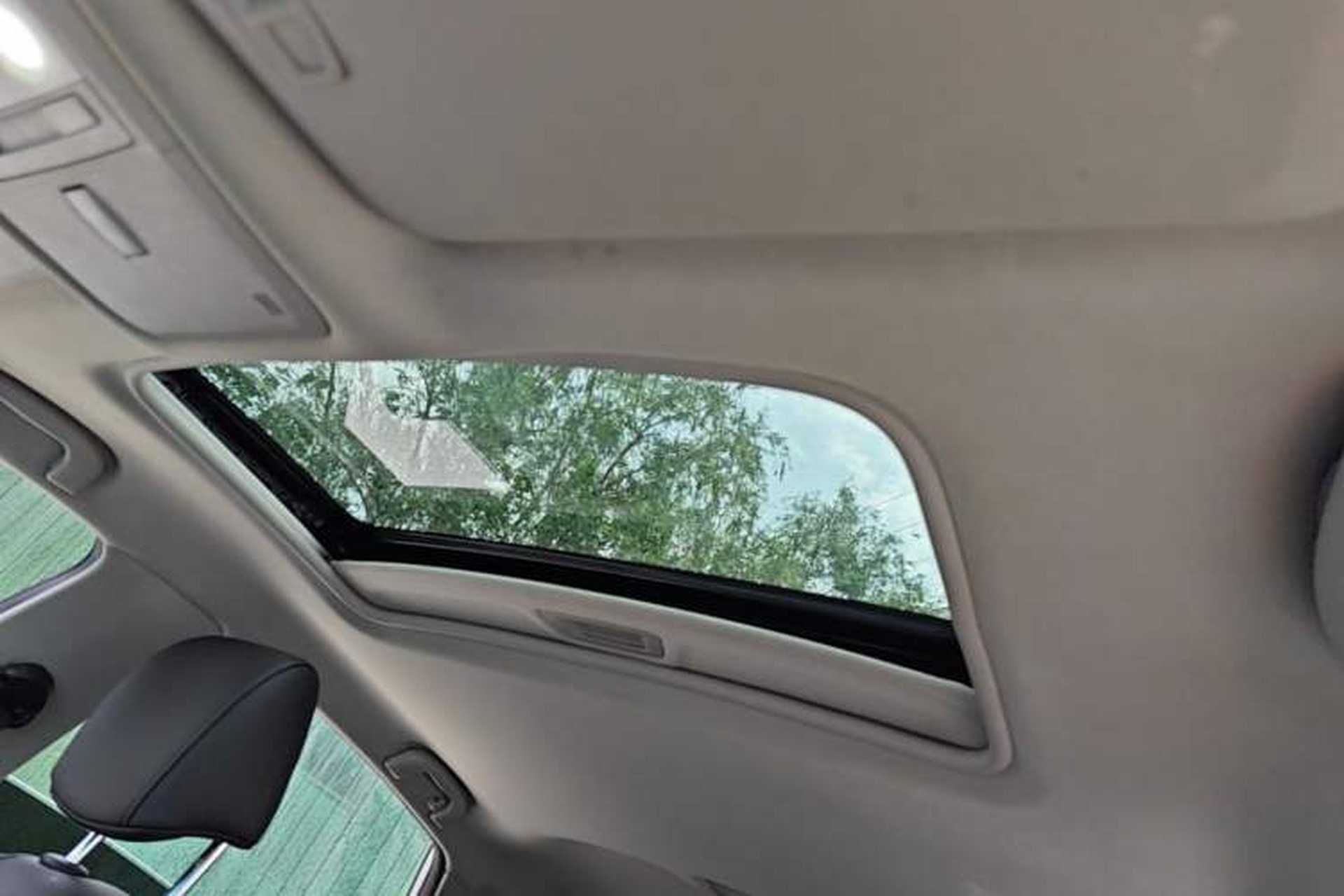 Used Buick Excelle GX 2018 18T Automatic Elite Model Headliner
