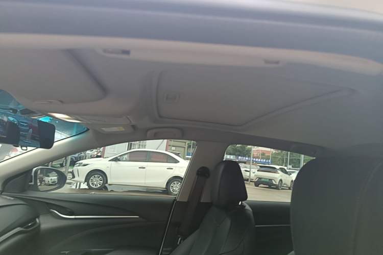 Used Buick Excelle GX 2018 18T Automatic Elite Model Headliner