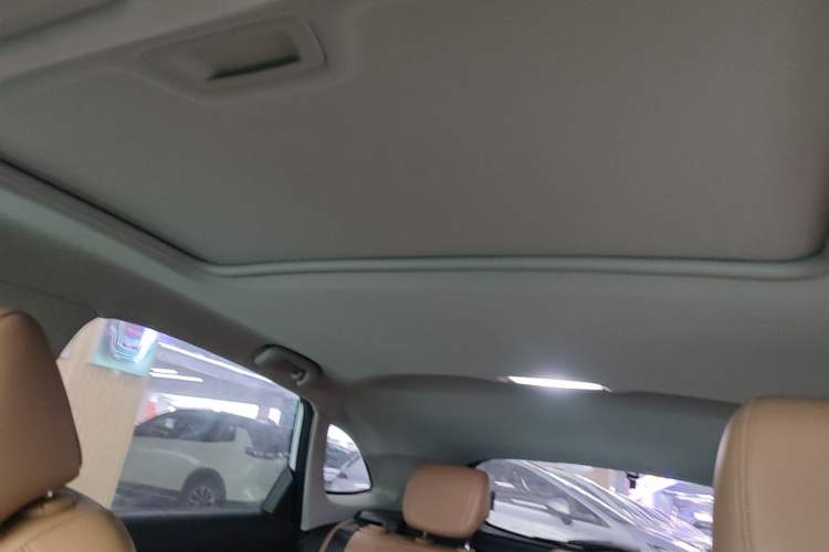Used Buick Excelle GX 2018 18T Automatic Flagship Model Headliner