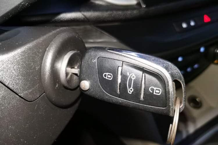 Used Buick Excelle GX 2018 15T Dual-Clutch Elite Model Interior 1