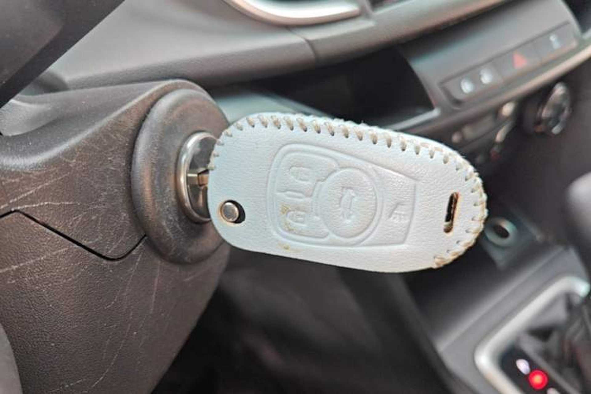 Used Buick Excelle GX 2018 18T Automatic Elite Model Interior 1