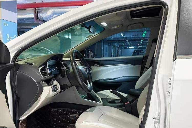 Used Buick Excelle GX 2018 15T Dual-Clutch Elite Model Interior 1