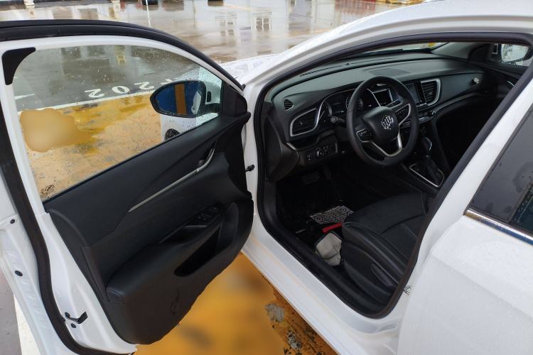 Used Buick Excelle GX 2018 18T Automatic Elite Model Interior 3