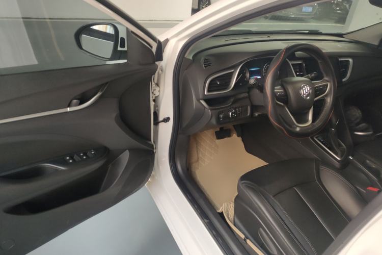 Used Buick Excelle GX 2018 18T Automatic Elite Model Interior 3