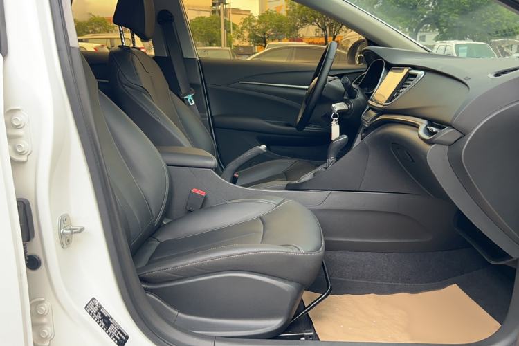 Used Buick Excelle GX 2018 18T Automatic Elite Model Interior 3