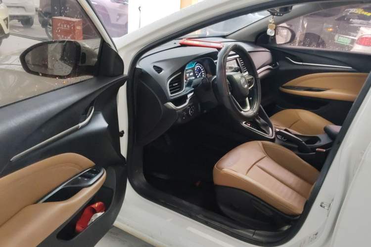 Used Buick Excelle GX 2018 18T Automatic Flagship Model Interior 3