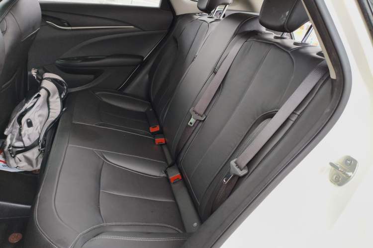 Used Buick Excelle GX 2018 18T Automatic Elite Model Interior 4