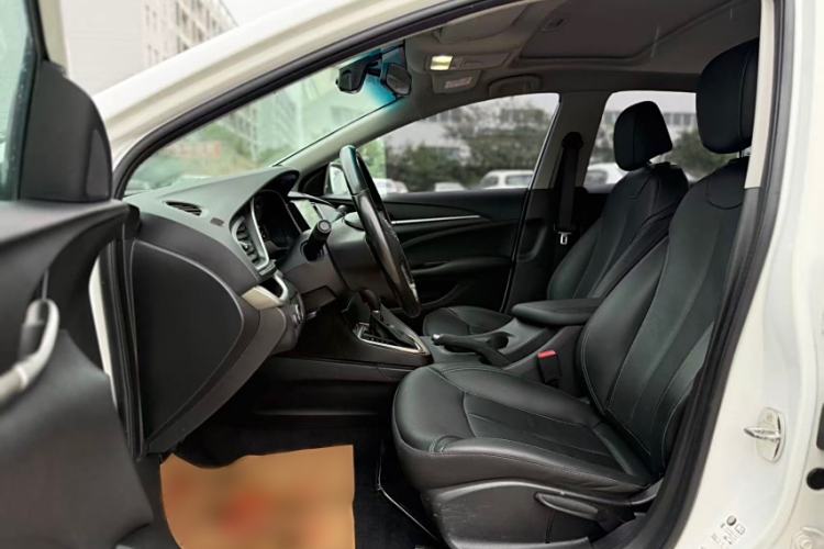 Used Buick Excelle GX 2018 18T Automatic Elite Model Interior 4