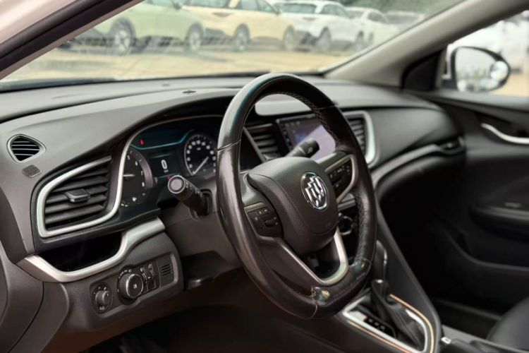 Used Buick Excelle GX 2018 18T Automatic Elite Model Interior 5