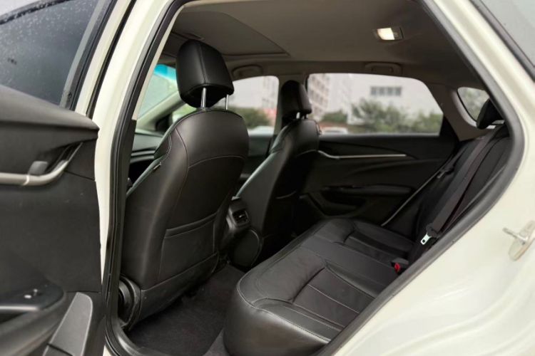 Used Buick Excelle GX 2018 18T Automatic Elite Model Interior 6